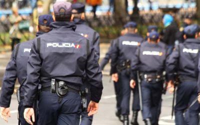 La evolución del uniforme de la Policía Nacional